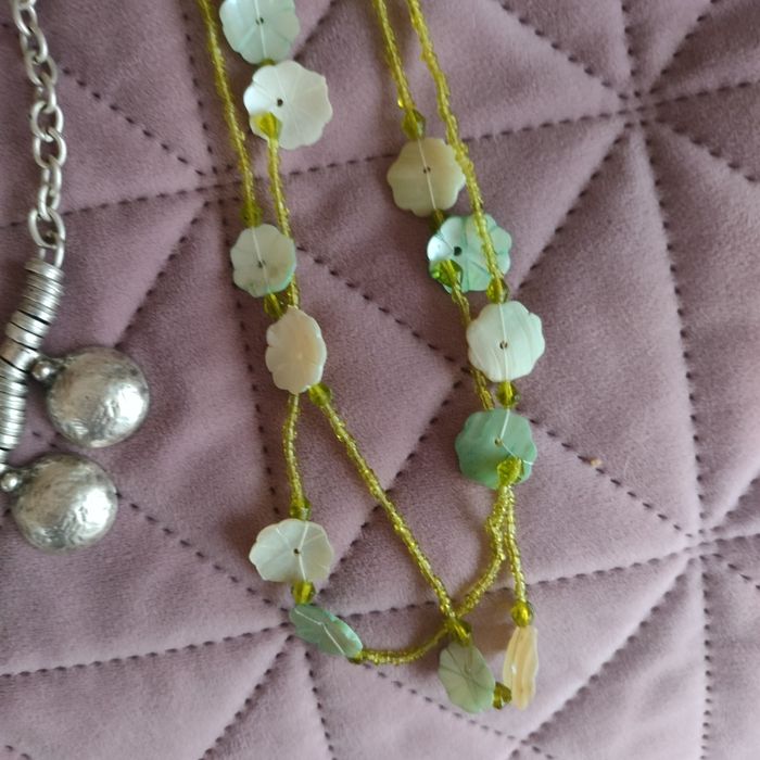 Лот бижута, обеци, колиета, гривни, медальони, брошки, диадема