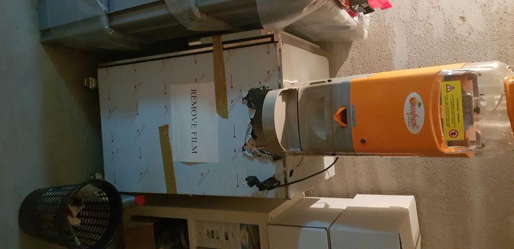 фреш машина Модел Orangenius с КОНТЕЙНЕР от неръждаема стомана