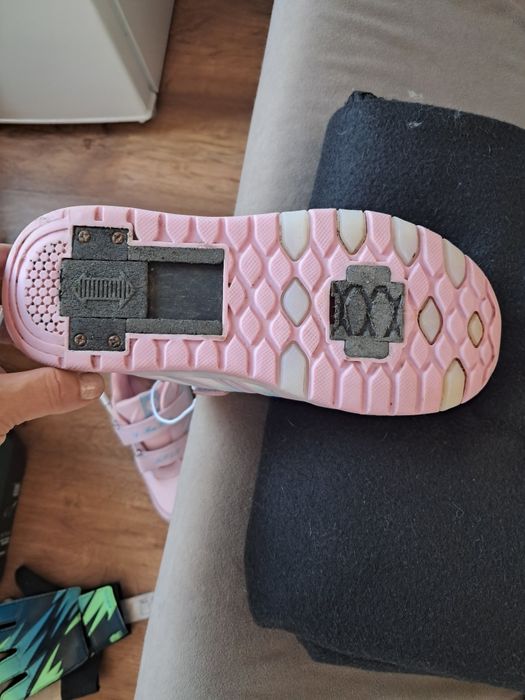 Incaltaminte sport cu role si lumini 36