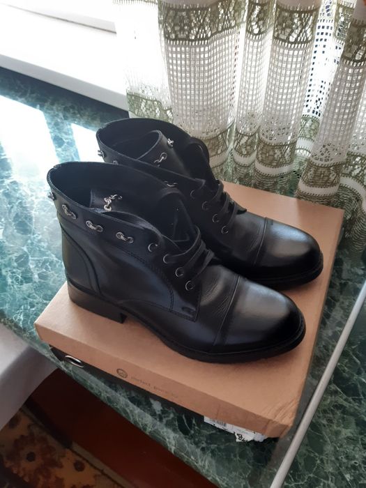 Женская обувь        .