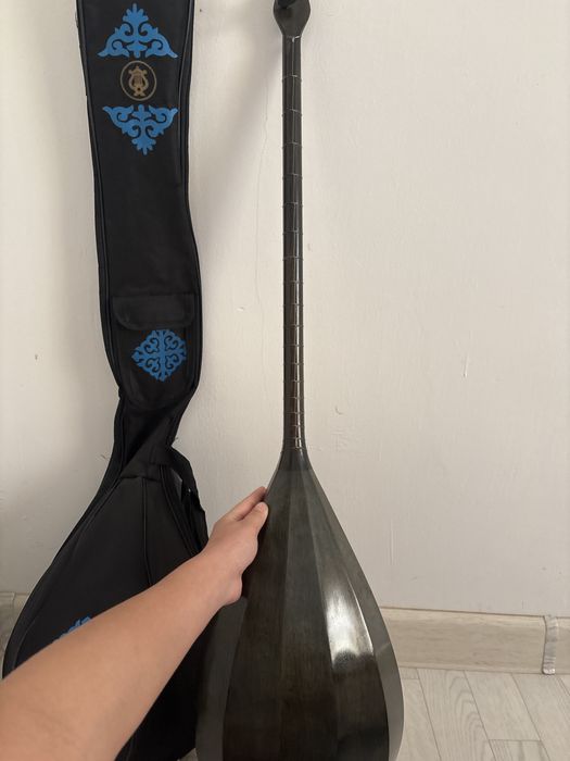 Домбра с надписом