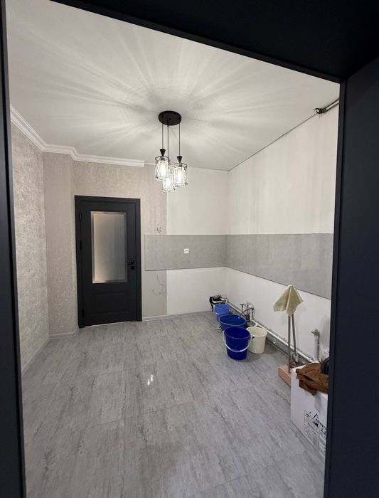 Продаётся 3х комнатная квартира. Вогзал