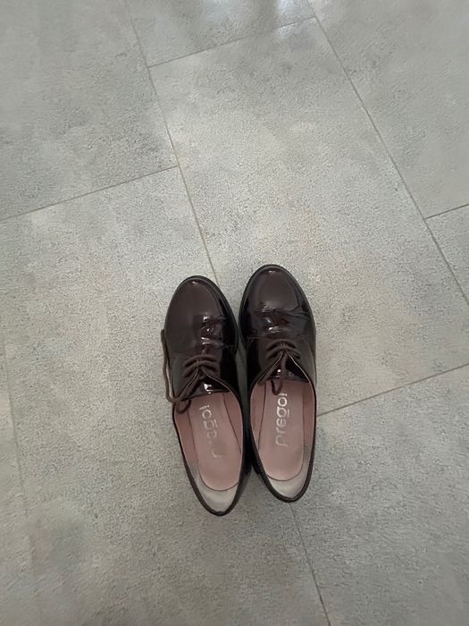 Pantofi, piele lăcuită , culoare vișiniu