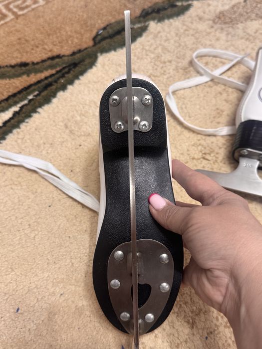 Коньки фигурные на девочку