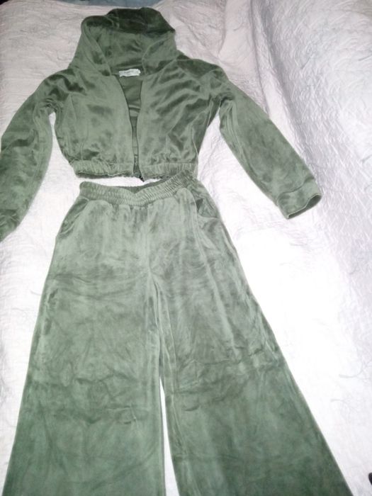 Костюм  женский .