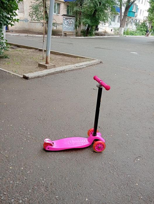 Продам самокат детский