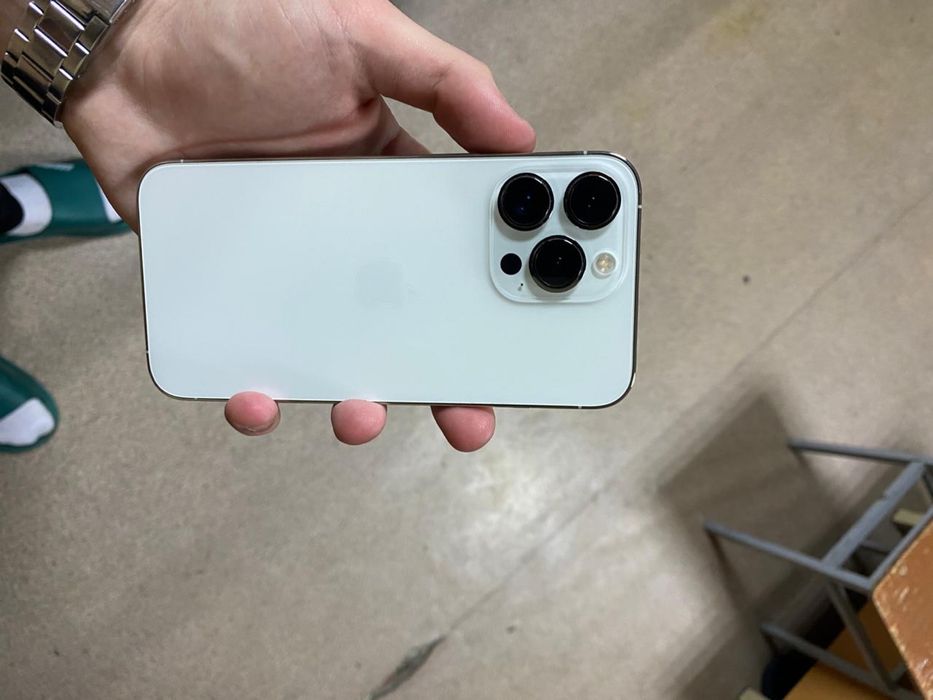 Продам Iphone 13 pro