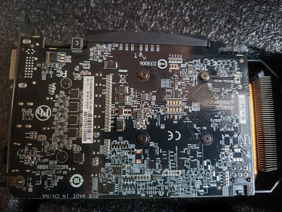 Видео карта RX 560 4 GB работи с 200-300W захранване