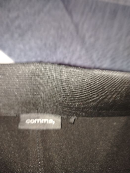 Pantaloni imitație piele superbi de la Comma