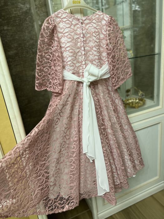 Красивое нарядное платье