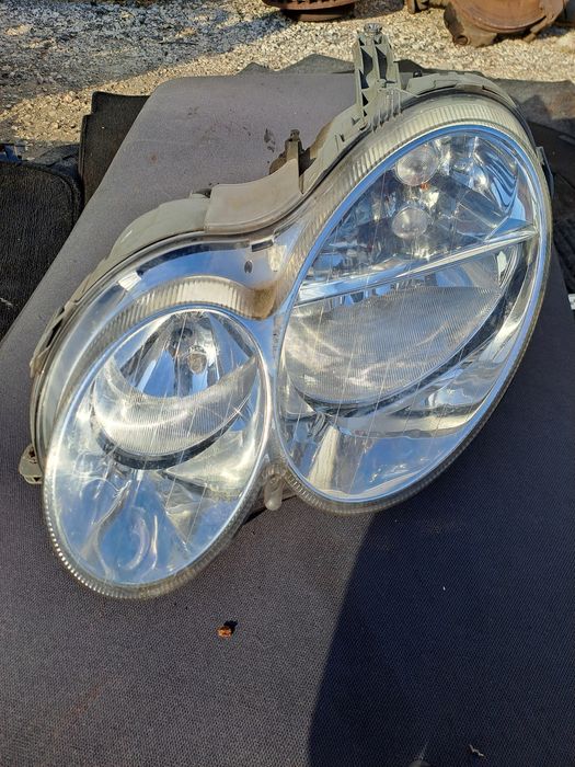 W209 Фарове Мерцедес Цлк, налични ляв и десен