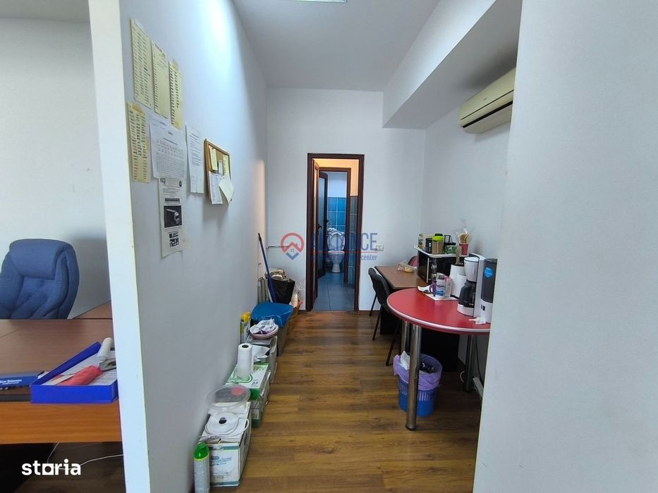 CENTRU ATELIERELOR - Birou luminos cu baie proprie !
