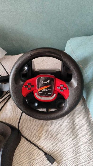 Игровой руль Genius TwinWheel FX