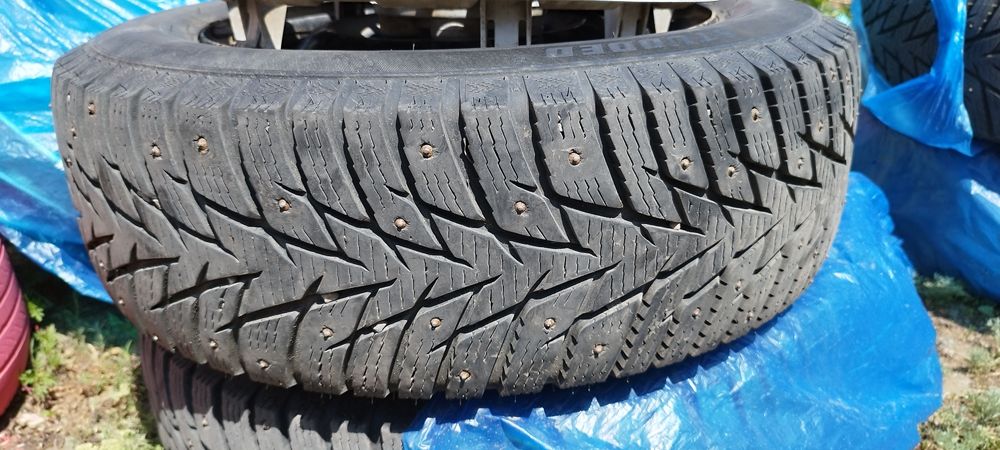 Зимняя шипованые шины R 15