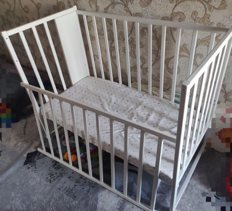 Детская кроватка