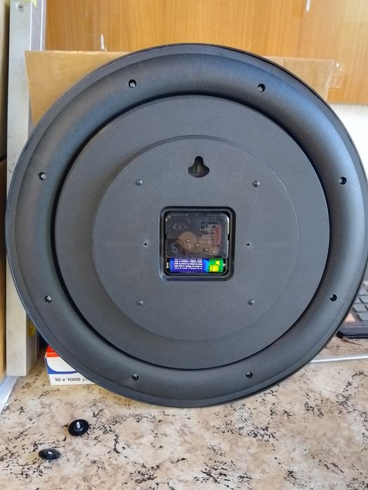 Стенен часовник23