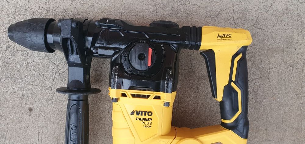 Roto percutor 1500 W.