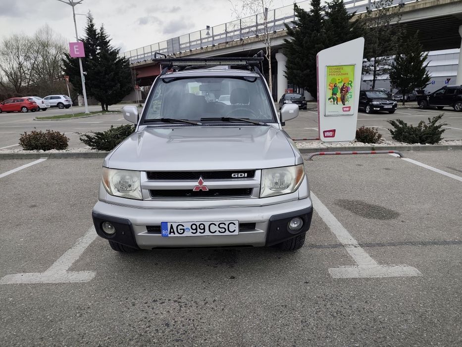 Vând Mitsubishi Pajero Pinin