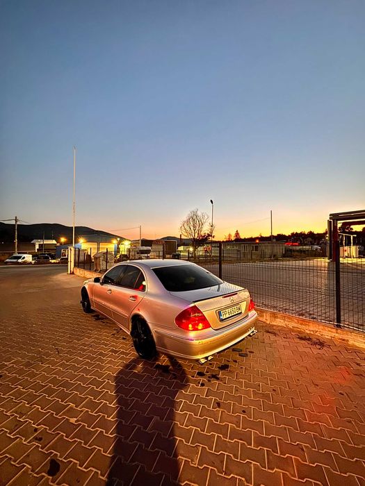 Мерцедес w211 270cdi 2002