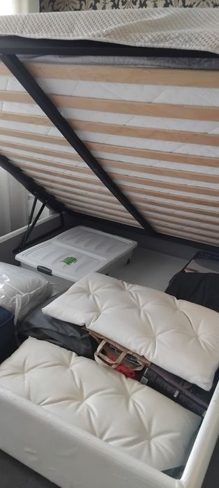 Спалня от бяла еко кожа 160/190см. без матрак