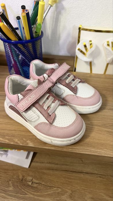 Продам детскую обувь Tiflani