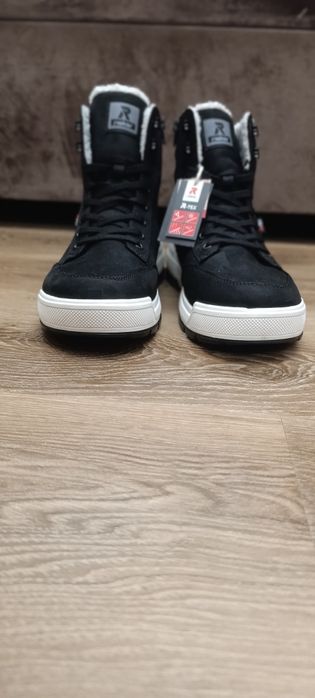 Продаются Rieker мужские ботинки 42, черные, пишите и звоните телеграм