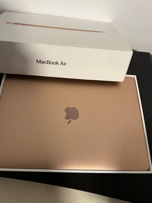 MacBook Air aproape nou!