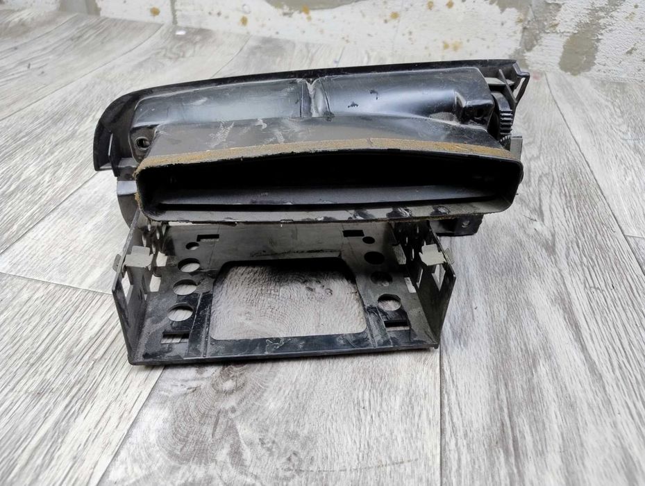 Дефлектор обдува на Гольф 3