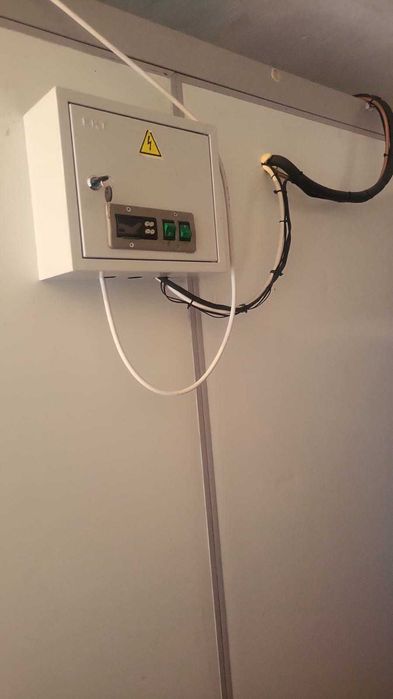 Холодильник промышленный, 220 W