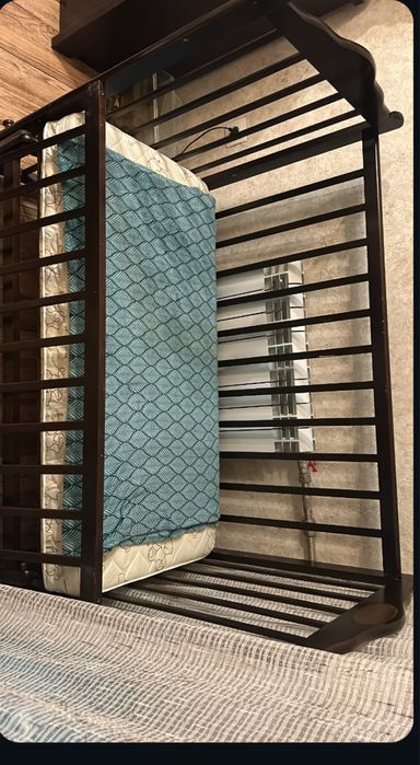 Продам детскую кроватку