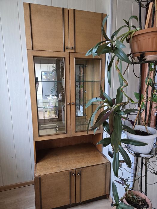 Шкаф из нескольких секций