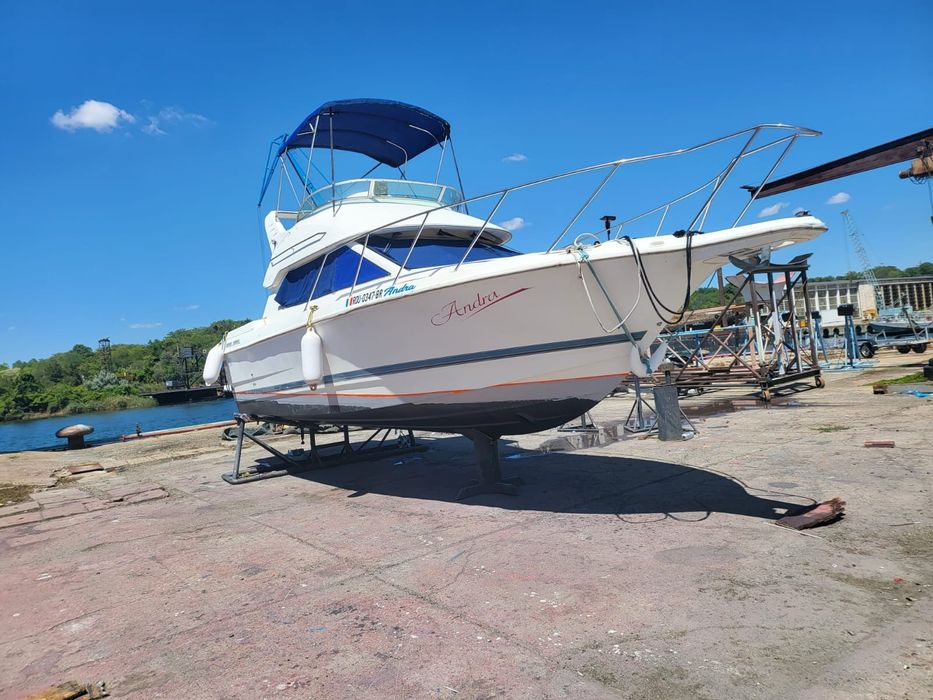 Ambarcatiune Flydbrige 2858 Lux Ciera Mercruiser 350 MPI 220 ore
