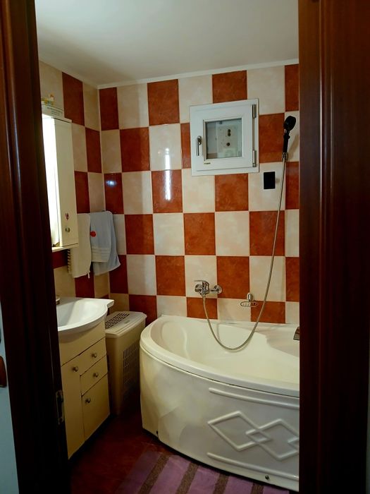 Vand apartament 2/3 camere Dristor str Rm Sărat