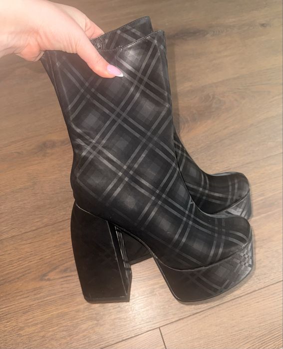 Дамски черни боти с висок дебел ток и платформа