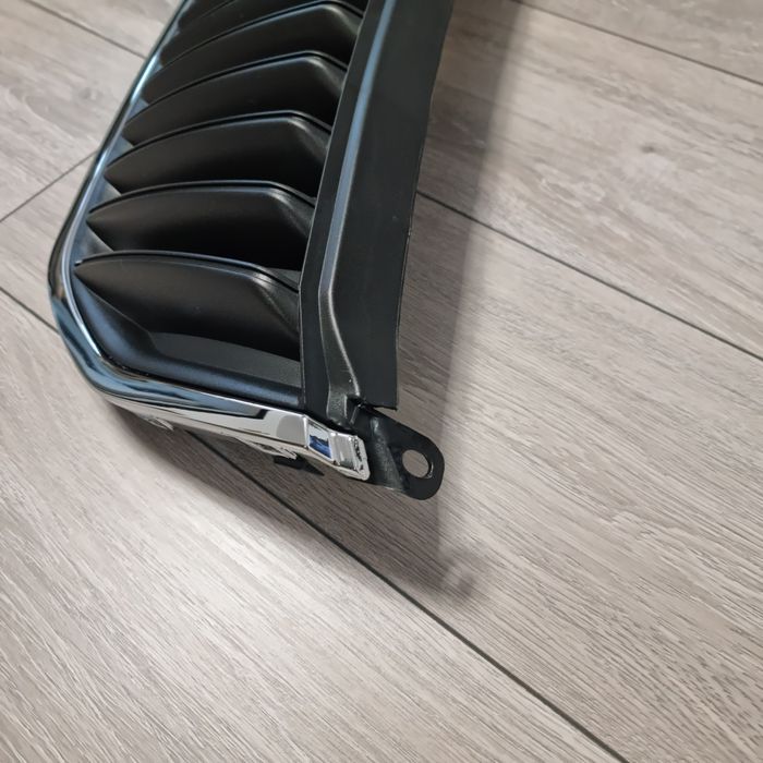 Grila cromata bara fata / radiator / capota Skoda Superb 2  2008-2013