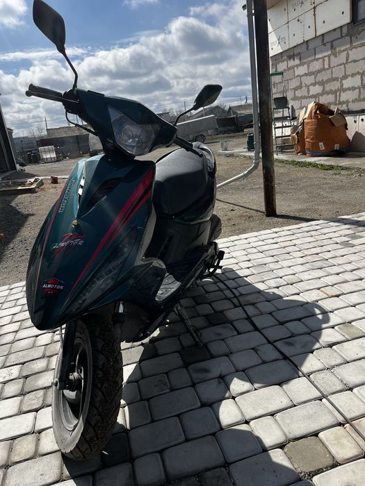 Мопед 125 кубов