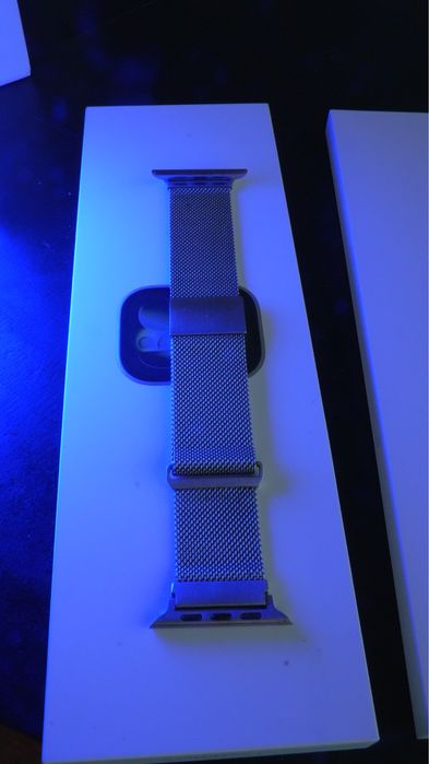 Apple Watch Series 11 46mm | Като нов | Гаранция до 2028 г. + Метална каишка