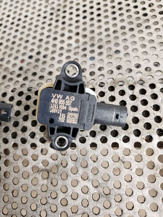Senzor Impact Lateral Audi A8 D4 4H An 2010-2011-2012-2013-2014-2015-2016-2017 Cod 4H0955557 Dezmembrez Audi A8 D4 4H An 2010-2011-2012-2013-2014-2015