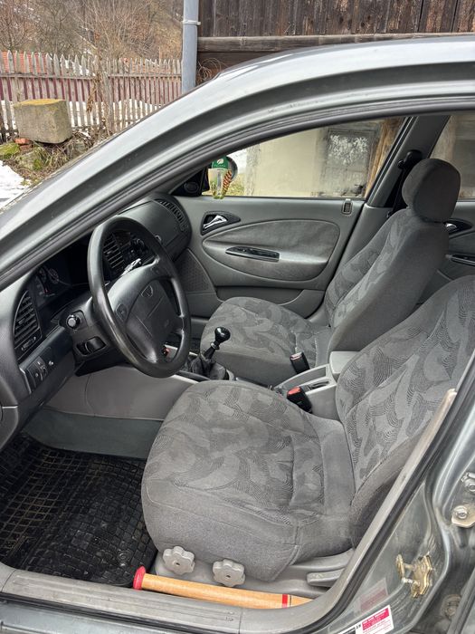 Daewoo Nubira 2 1.6 (avariată de zăpadă)