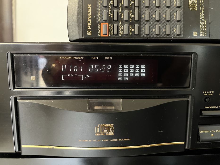 Cd-player Top Pioneer PD-S601 cu platan