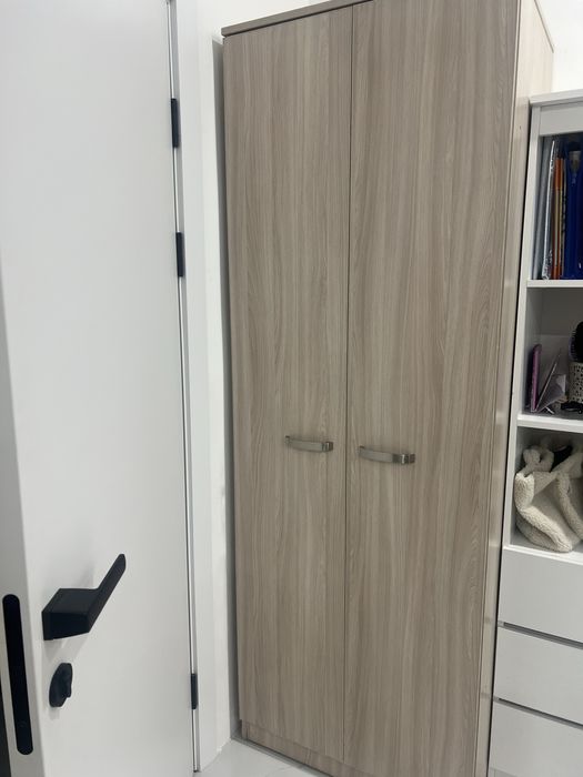 Продам шкафы срочно