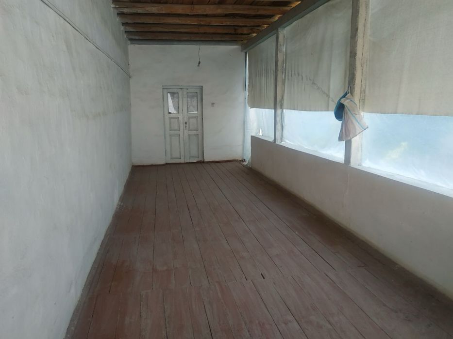 Уй сотилади (шахар марказидан)