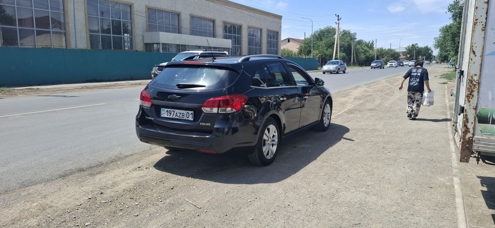 Chevrolet cruze 1.8 2013 универсал