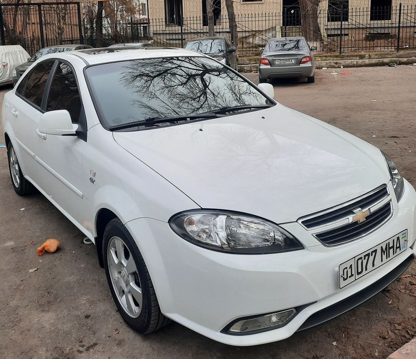 Gentra sotiladi top toza