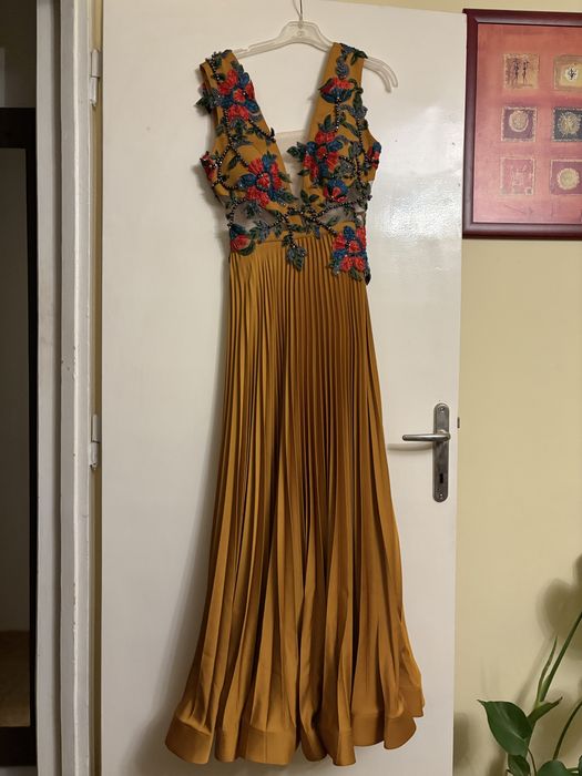 Vand rochie de ocazie/ de nasa