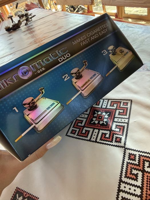 Чисто нова машинка за правене на цигари OCB