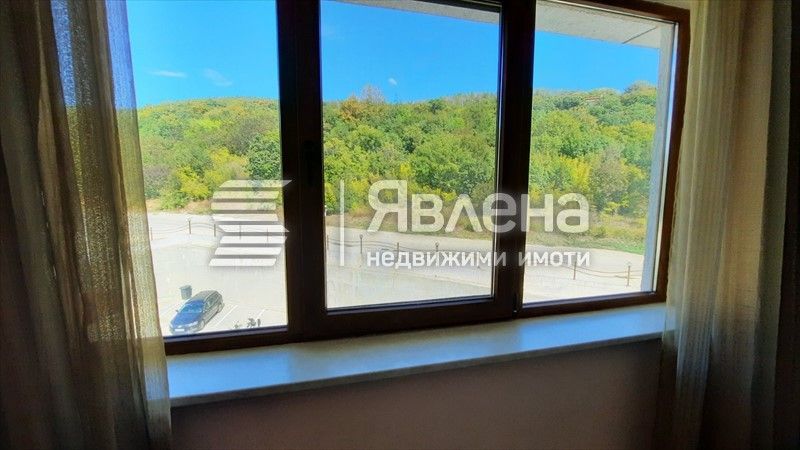 Продажба на тристаен апартамент с фронтална гледка море.