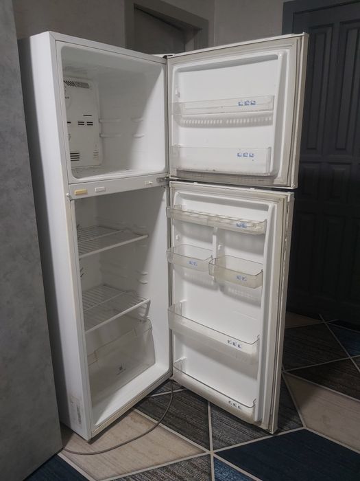 Продам б/у холодильник