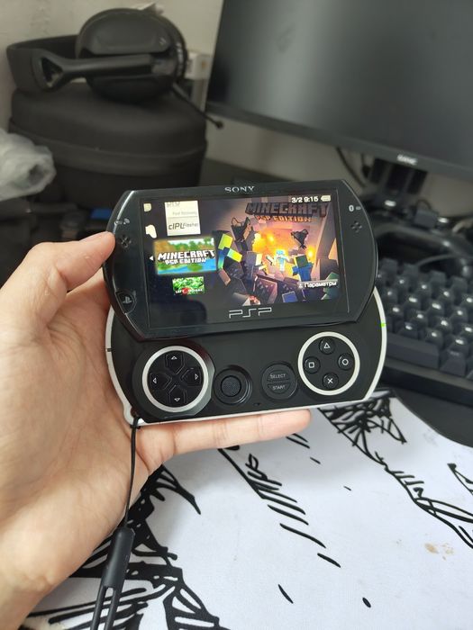 Продам Psp go 16 Gb