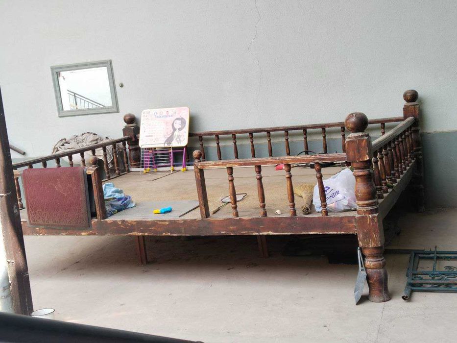 Срочно тапчан сотилади